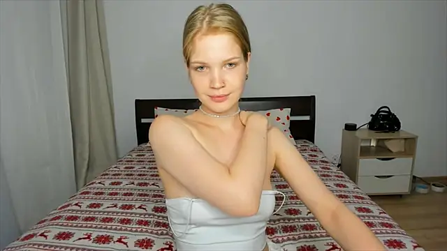 Xloe Queen online show from June 3, 2026, 4:44 pm