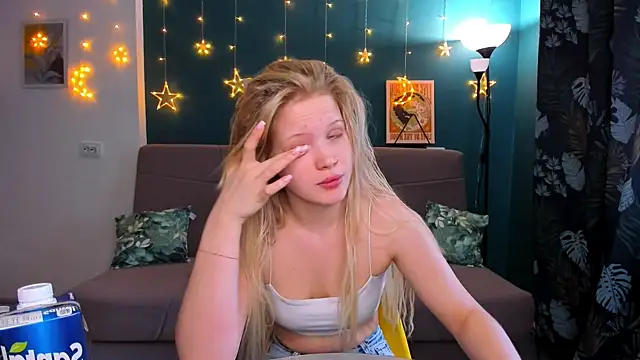 Xloe Queen online show from February 22, 2025, 8:29 am