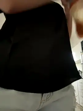 Snapshot of Morguisssz chatting on November 2, 2025, 2:00 pm Morguisssz online show from November 2, 2025, 2:00 pm