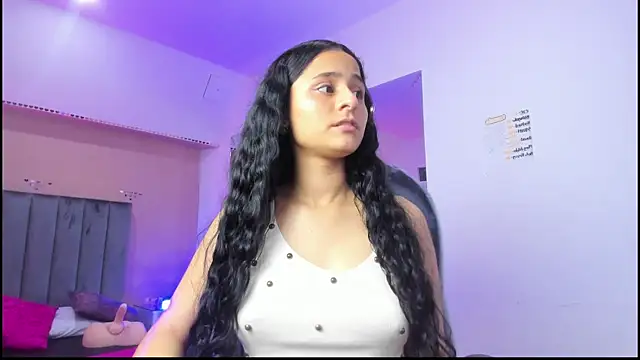 Giselle Roldan online show from February 7, 2026, 3:47 am