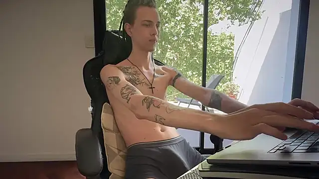 Den BlueXx online show from February 28, 2026, 3:44 pm