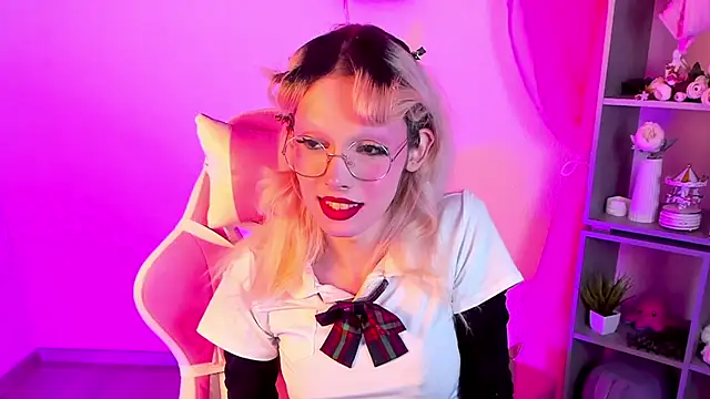 Snapshot of PamelamyDreamys chatting on March 20, 2025, 1:48 pm PamelamyDreamys online show from March 20, 2025, 1:48 pm