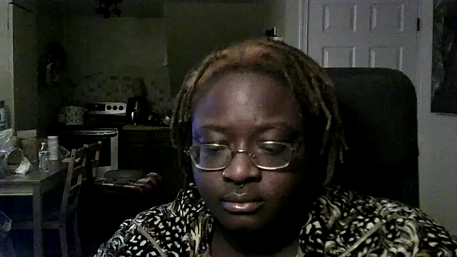 Snapshot of BigKittyRaven chatting on December 6, 2024, 5:36 am BigKittyRaven online show from December 6, 2024, 5:36 am