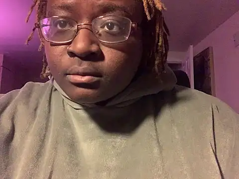 Snapshot of BigKittyRaven chatting on February 5, 2025, 4:16 am BigKittyRaven online show from February 5, 2025, 4:16 am