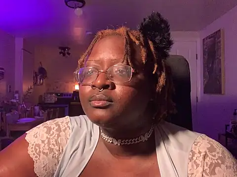 Snapshot of BigKittyRaven chatting on December 10, 2024, 4:56 am BigKittyRaven online show from December 10, 2024, 4:56 am