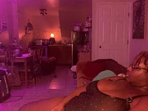 Snapshot of BigKittyRaven chatting on December 11, 2024, 5:10 am BigKittyRaven online show from December 11, 2024, 5:10 am