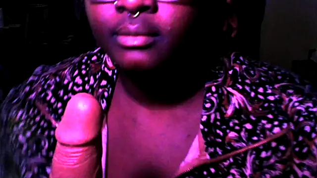 Snapshot of BigKittyRaven chatting on December 7, 2024, 10:23 pm BigKittyRaven online show from December 7, 2024, 10:23 pm