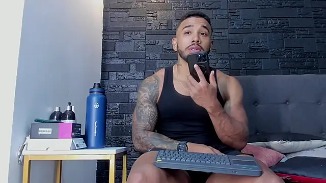 bruno miller  online show from November 3, 2025, 8:01 pm