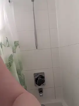 Twitchtheclownn online show from December 5, 2025, 8:39 pm