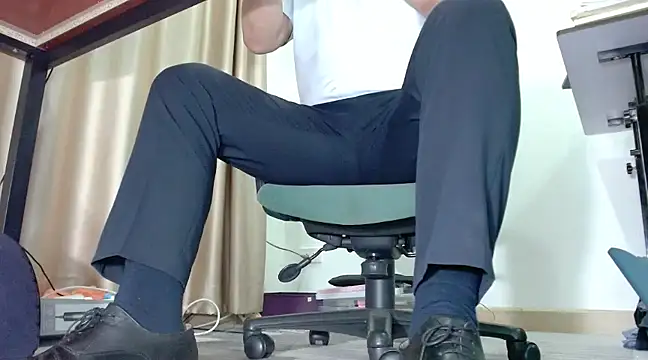 softlyS online show from March 8, 2025, 3:35 pm