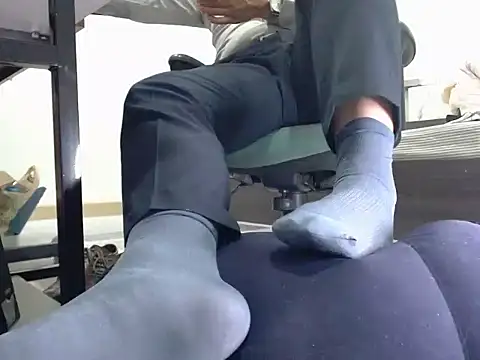 softlyS online show from December 19, 2024, 4:57 pm