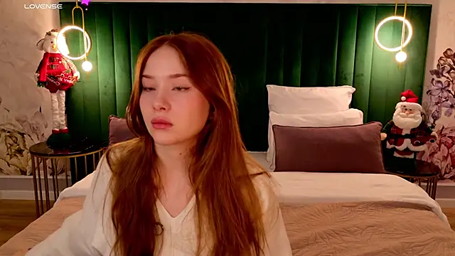 MichelleReid online show from December 15, 2025, 3:12 am