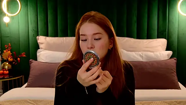 MichelleReid online show from November 5, 2025, 3:09 am