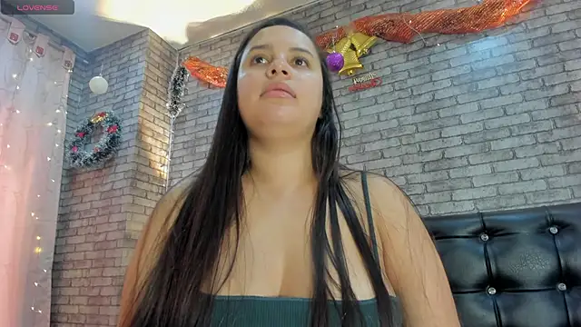 Snapshot of Victoria_Ponce1 chatting on December 2, 2025, 4:41 pm Victoria Ponce1 online show from December 2, 2025, 4:41 pm