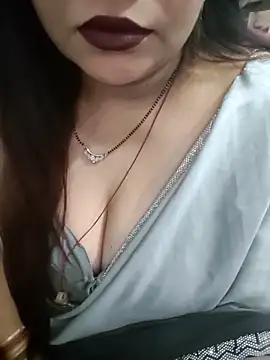 Snapshot of Mayuri77 chatting on February 3, 2026, 6:22 am Mayuri77 online show from February 3, 2026, 6:22 am