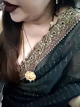 Snapshot of Mayuri77 chatting on February 7, 2026, 5:04 am Mayuri77 online show from February 7, 2026, 5:04 am