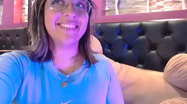 Pandoracherry online show from February 7, 2025, 7:29 am