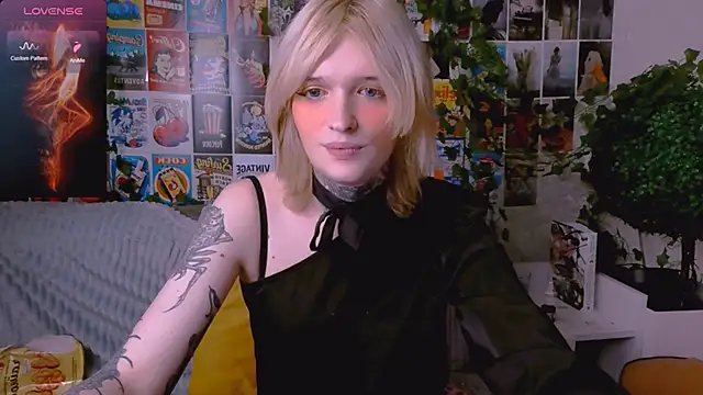 Snapshot of Simona_Rain chatting on November 8, 2025, 12:03 am Simona Rain online show from November 8, 2025, 12:03 am