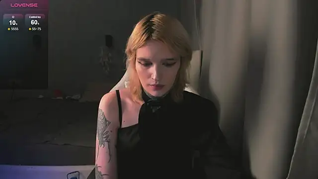 Snapshot of Simona_Rain chatting on December 5, 2025, 1:16 am Simona Rain online show from December 5, 2025, 1:16 am