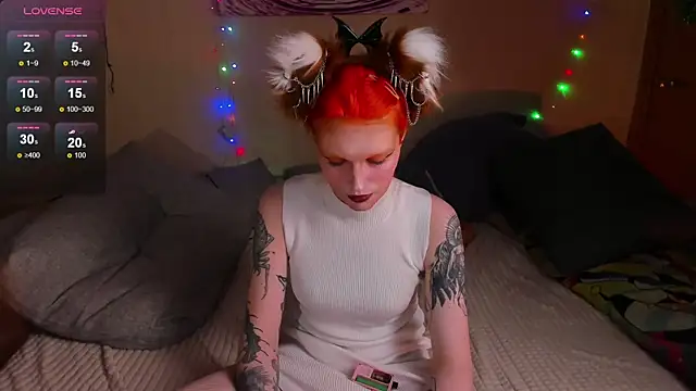 Simona Rain online show from December 17, 2025, 9:42 pm