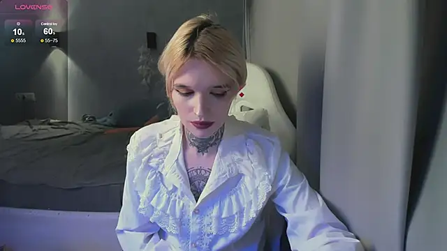 Snapshot of Simona_Rain chatting on November 30, 2025, 12:44 am Simona Rain online show from November 30, 2025, 12:44 am