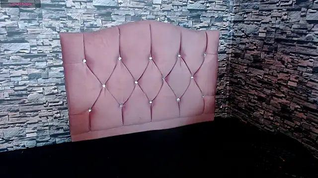 sofi bronw online show from November 26, 2025, 11:10 am