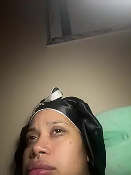 Snapshot of shyfr34k chatting on January 25, 2025, 1:10 am shyfr34k online show from January 25, 2025, 1:10 am