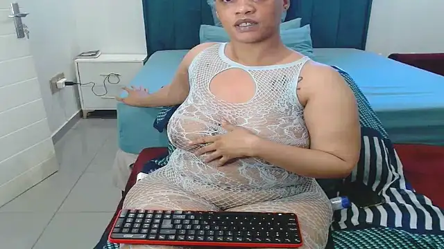 LolaTwerksXX online show from July 3, 2026, 12:33 pm