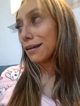 Snapshot of salome_drasin chatting on November 22, 2025, 4:33 am salome drasin online show from November 22, 2025, 4:33 am