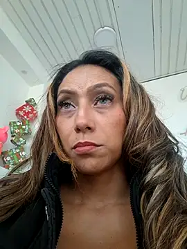 Snapshot of salome_drasin chatting on November 29, 2025, 2:06 pm salome drasin online show from November 29, 2025, 2:06 pm