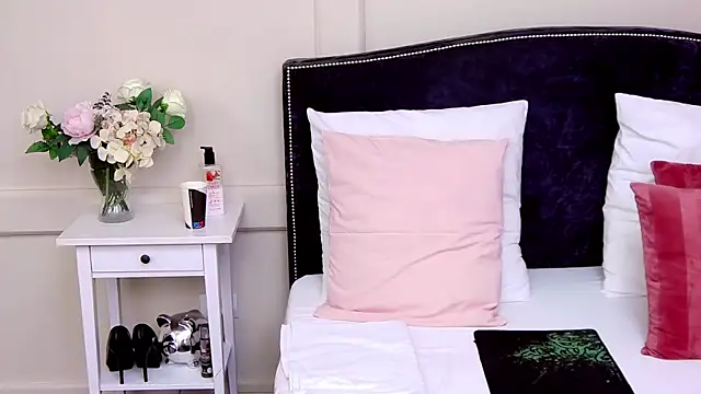 KatyNolan online show from February 21, 2025, 3:12 am