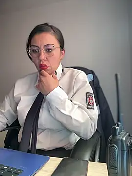 LIZ-06  online show from October 6, 2025, 3:13 pm