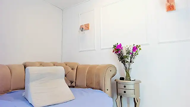 Snapshot of briannaduque chatting on February 22, 2025, 12:40 pm briannaduque online show from February 22, 2025, 12:40 pm