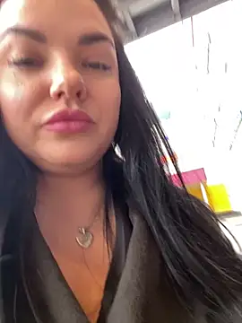 Amie Hill online show from November 12, 2025, 8:40 am