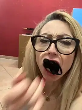 Snapshot of harleyejoker1 chatting on March 3, 2025, 12:28 pm harleyejoker1 online show from March 3, 2025, 12:28 pm