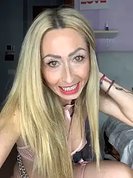 Snapshot of harleyejoker1 chatting on October 5, 2025, 9:11 am harleyejoker1 online show from October 5, 2025, 9:11 am