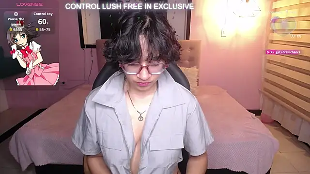 Snapshot of Lili_Gomez_ chatting on November 24, 2025, 2:06 pm Lili Gomez online show from November 24, 2025, 2:06 pm