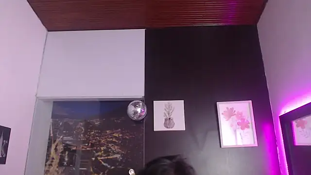 Snapshot of Lili_Gomez_ chatting on November 2, 2025, 12:10 pm Lili Gomez online show from November 2, 2025, 12:10 pm