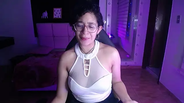 Snapshot of Lili_Gomez_ chatting on December 20, 2025, 11:02 am Lili Gomez online show from December 20, 2025, 11:02 am