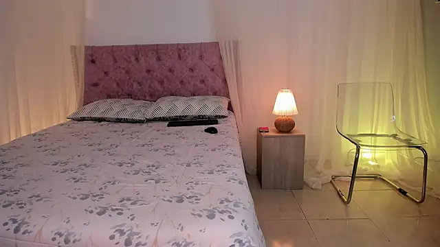 Snapshot of Lia_Sweett_ chatting on November 22, 2025, 3:22 pm Lia Sweett online show from November 22, 2025, 3:22 pm