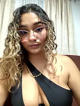 Snapshot of BrendaGirs chatting on November 6, 2025, 2:15 am BrendaGirs online show from November 6, 2025, 2:15 am