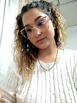 Snapshot of BrendaGirs chatting on November 17, 2025, 4:38 am BrendaGirs online show from November 17, 2025, 4:38 am