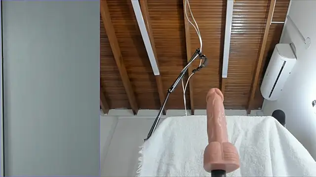 Lucy carter  online show from November 26, 2025, 1:00 pm