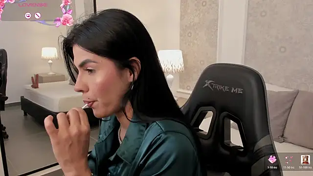 Snapshot of stephanya_ chatting on June 12, 2026, 7:55 pm stephanya online show from June 12, 2026, 7:55 pm