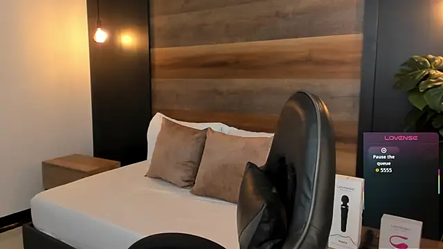 Snapshot of stephanya_ chatting on December 1, 2025, 7:04 pm stephanya online show from December 1, 2025, 7:04 pm