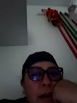 Darly Gomez online show from October 18, 2025, 8:00 pm