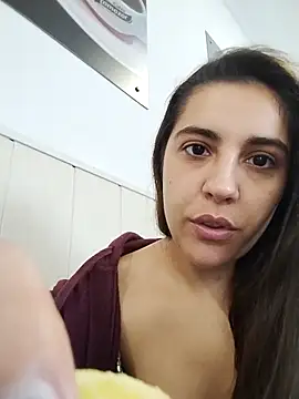 Snapshot of Ursumi1 chatting on October 28, 2025, 10:36 am Ursumi1 online show from October 28, 2025, 10:36 am