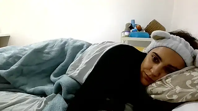 Snapshot of Ursumi1 chatting on November 3, 2025, 2:42 pm Ursumi1 online show from November 3, 2025, 2:42 pm