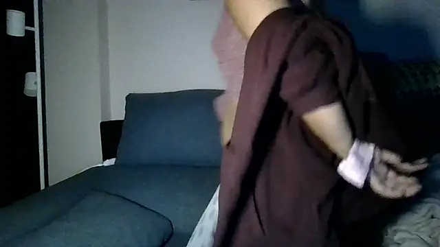 Snapshot of Ursumi1 chatting on November 9, 2025, 4:55 pm Ursumi1 online show from November 9, 2025, 4:55 pm