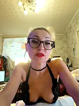 Snapshot of Milforja chatting on February 20, 2026, 7:21 am Milforja online show from February 20, 2026, 7:21 am